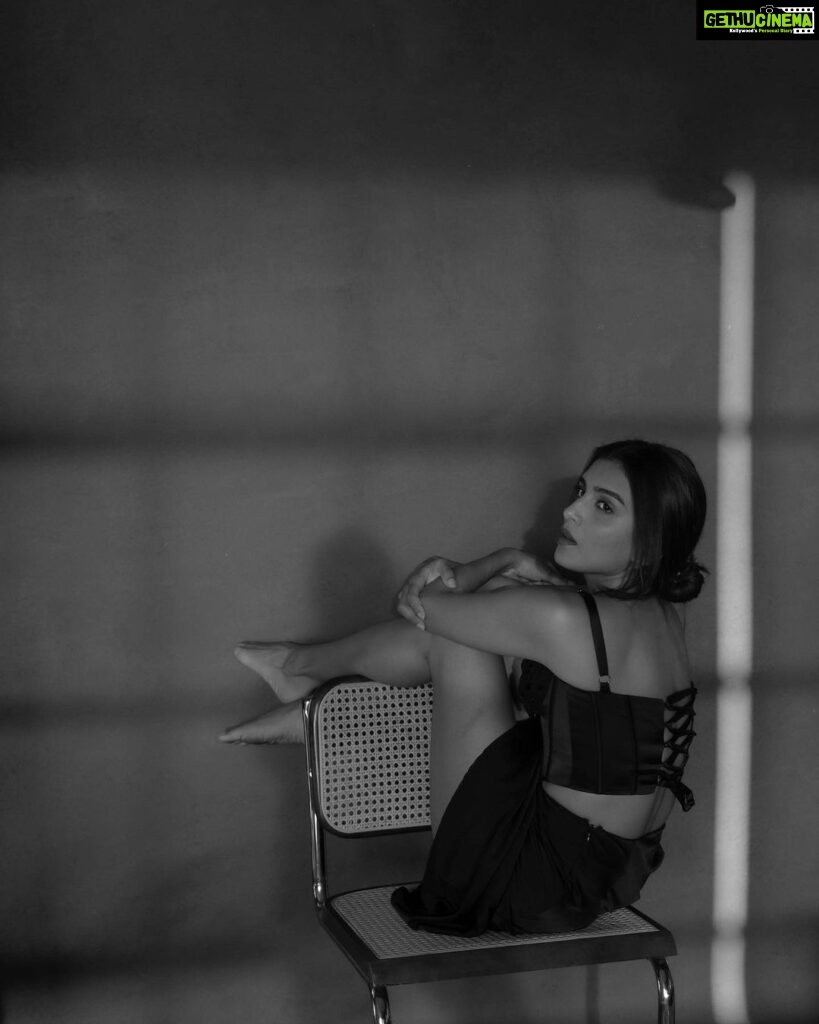 Pallavi Sharda Instagram - Lucky to be able to feel, move, be still 🖤 📸 @milighosh Los Angeles, California