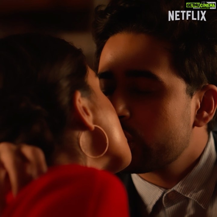 Pallavi Sharda Instagram - I guess my parents finally know that I’ve kissed a dude 🤯 Also - hair tuck behind ear is a MOVE. #weddingseason now streaming: @netflix @netflixgolden