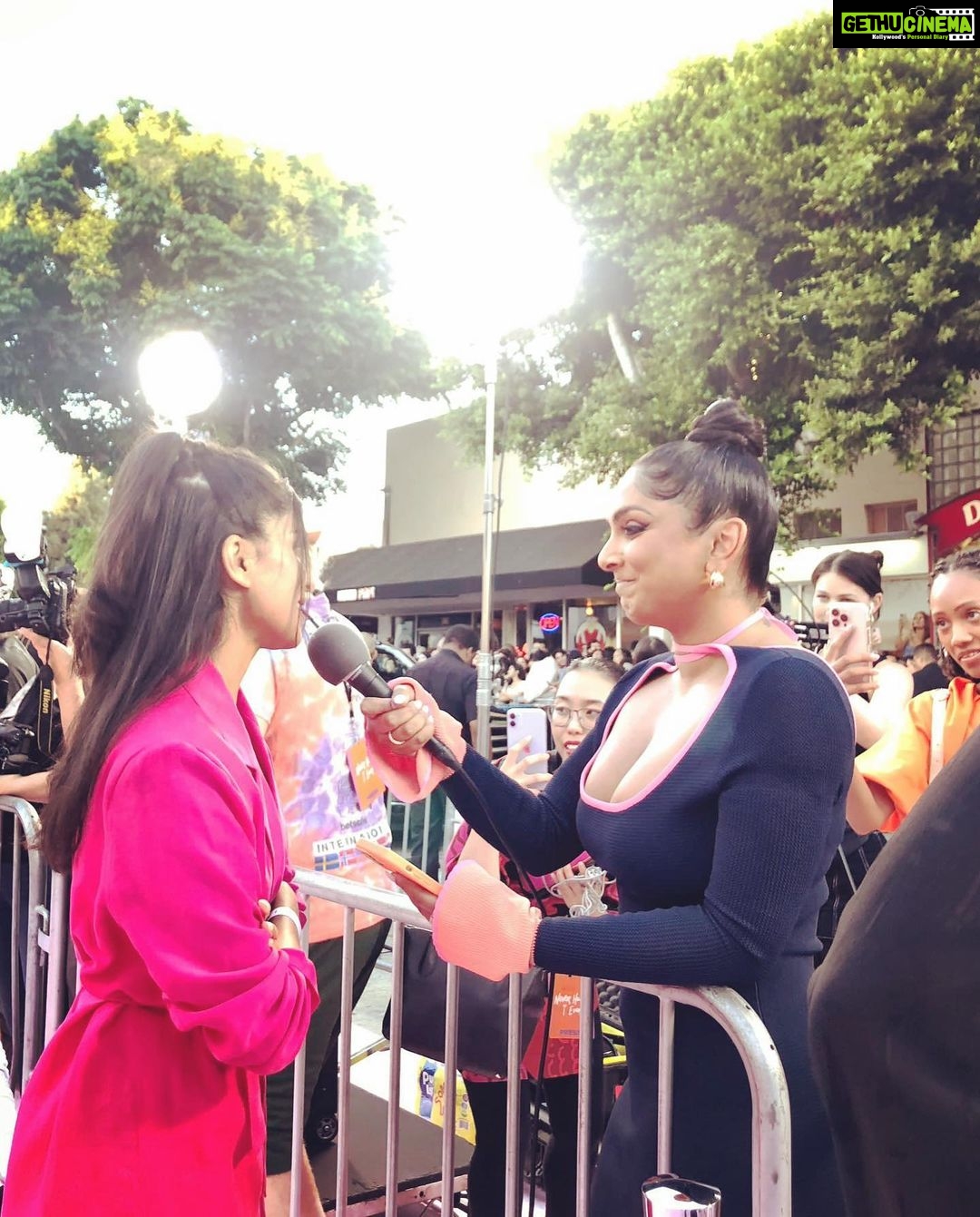 Pallavi Sharda Instagram - Never Have I Ever…. Willingly enacted my recurring childhood dream of turning up to school with no pants 👖 But who needs pants when you have a sexy🧥& 👠? Congratulations to @netflix @netflixgolden @mindykaling @loulielang @poornagraphy @maitreyiramakrishnan @richamoorjani and the ENTIRE team of this epic series for giving us another round! 💕💕