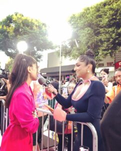 Pallavi Sharda Instagram - Never Have I Ever…. Willingly enacted my recurring childhood dream of turning up to school with no pants 👖

But who needs pants when you have a sexy🧥& 👠? 

Congratulations to @netflix @netflixgolden @mindykaling @loulielang @poornagraphy @maitreyiramakrishnan @richamoorjani and the ENTIRE team of this epic series for giving us another round! 💕💕