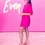 Pallavi Sharda Instagram – Never Have I Ever…. Willingly enacted my recurring childhood dream of turning up to school with no pants 👖
But who needs pants when you have a sexy🧥& 👠?
Congratulations to @netflix @netflixgolden @mindykaling @loulielang @poornagraphy @maitreyiramakrishnan @richamoorjani and the ENTIRE team of this epic series for giving us another round! 💕💕