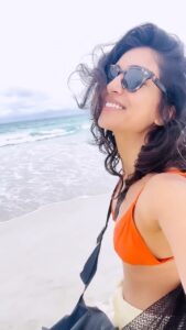 Pallavi Sharda Instagram - Coolie no 1. But salty. Galápagos Islands
