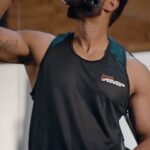 Parmish Verma Instagram – #CheckItOut 
Vibe check with @parmishverma while you groove to the tune when working out 🏋🏻‍♀️ 🎧

To shop your favourite supplements, visit link in bio (www.guardian.in)

#GuardianGNC #GNC #GNClivewell #gymlove #proteinshakelove #proteinshake #fitness #health #goodhealth #fitwithgnc #StayHealthy #StayWell #StayFit #StayStrong
