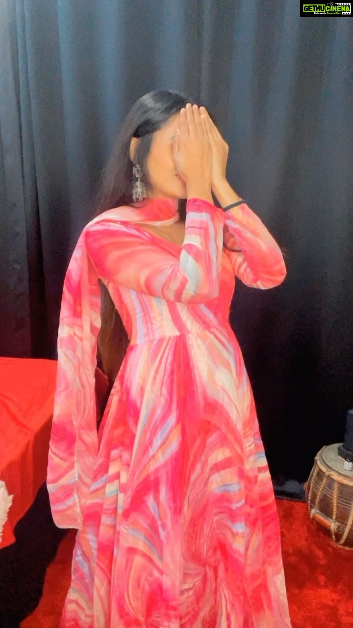 Parul Chauhan Instagram - Sundar sundar suit dekho mera Thnk u so much @shaaj09 for this suit ❤️❤️❤️❤️❤️