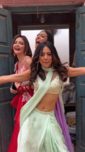 Parull Chaudhry Instagram - But you don’t mind since you love them and they are cute

@aishwarya_khare @aditishetty22 

#reelsinstagram #funnyvideos #reels #friendship #trendingreels #bhagyalakshmi #aishwaryakhare #aditishetty #parullchaudhry