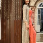 Parull Chaudhry Instagram – Styling on point ❤️

Karishma Oberoi for #bhagyalakshmi 

Outfit &styling @tripzarora ❤️

Jewellery @shaikhaasifa626 ❤️

Assistant stylist @zara137___ ❤️

Makeup by me

Hair @maimunasayyed786 ❤️

📸 @pappu.gupta.549 

#parullchaudhry #actor #influencer #contentcreator #parullians #explore #bhagyalakshmi #jofithaiwohhithai #traveller #vlogger #chaudhryonthego #fashion #fitness #beauty #lifestyle #fashionblogger #beautyblogger #yogini #fitnessmotivation #travel #saasbahuaurbetiyaan #parullkipaltan Mumbai – मुंबई