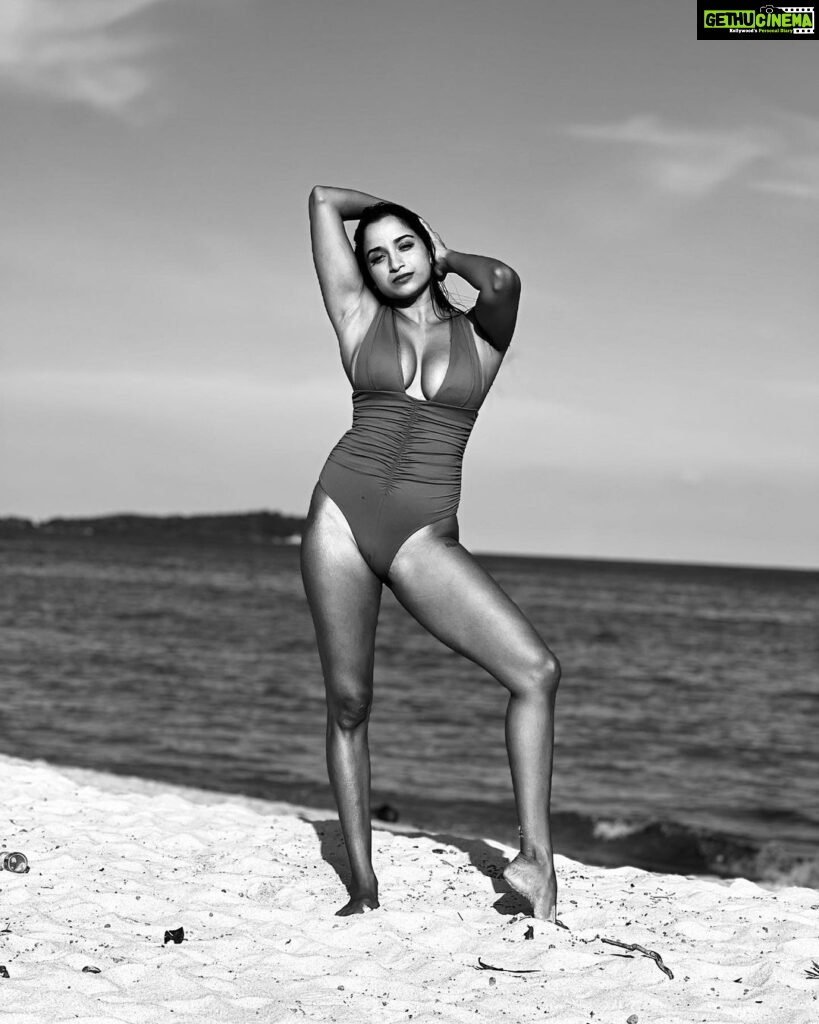 Pooja Bhalekar Instagram - You are just monochrome behind all the colourful chaos… 🦭 . . . . . . . . . . . . . . . . . . #blackandwhitephotography #islandlife #monochrome #shades #beachbum #sand #water #lifestyle #aesthetics #fitnessaddict #monokini #swimwear #igers #foryou #instagood