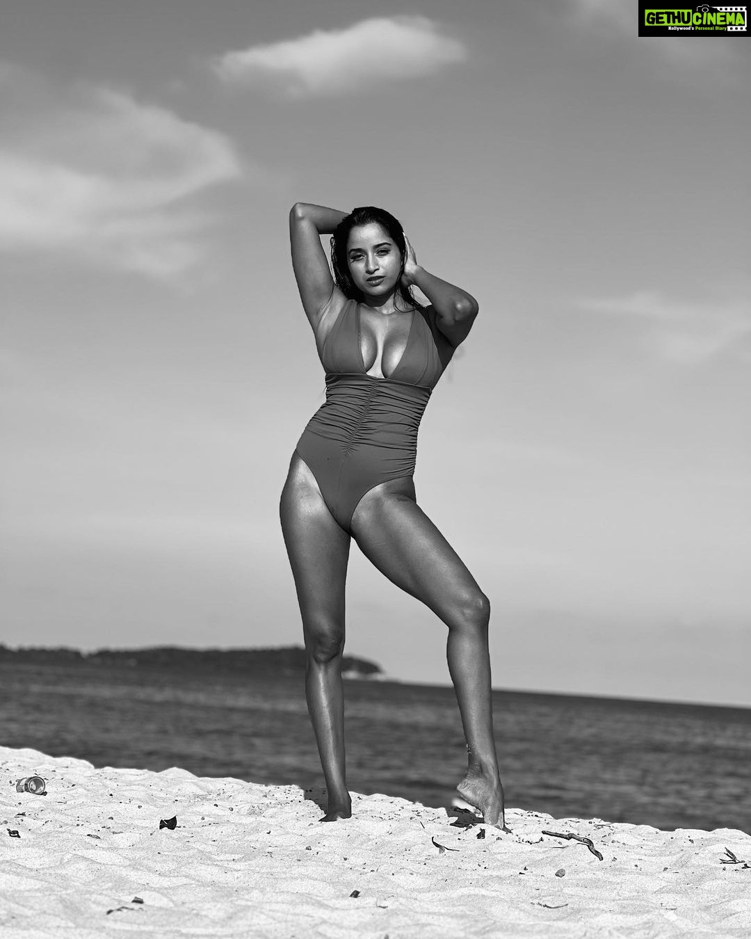 Pooja Bhalekar Instagram - You are just monochrome behind all the colourful chaos… 🦠. . . . . . . . . . . . . . . . . . #blackandwhitephotography #islandlife #monochrome #shades #beachbum #sand #water #lifestyle #aesthetics #fitnessaddict #monokini #swimwear #igers #foryou #instagood