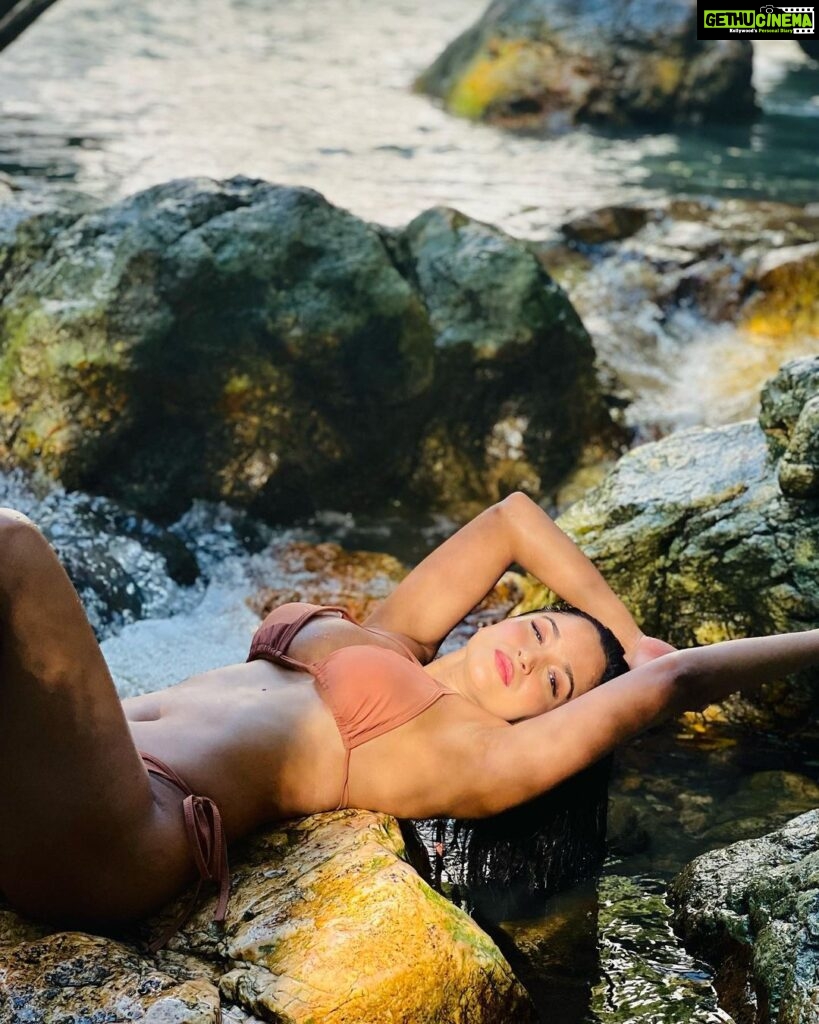 Pooja Bhalekar Instagram - ROCK-n-ROLL BABY 🏞️ . . . . . . . . . . . . . . . . . . . . . . . . . . . . #poojabhalekar #rock #waterfall #nature #photography #waterbaby #bikini #swimwear #lifestyle #fyp #explorepage