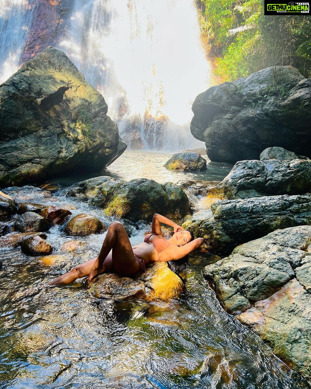 Pooja Bhalekar Instagram - ROCK-n-ROLL BABY 🏞️ . . . . . . . . . . . . . . . . . . . . . . . . . . . . #poojabhalekar #rock #waterfall #nature #photography #waterbaby #bikini #swimwear #lifestyle #fyp #explorepage