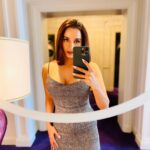 Pooja Bhalekar Instagram - When you only dress up for mirror selfies.. 🤭 . . . . . . . . . . . . . #luxurylifestyle #dubailife #fashionstyle #love #explore #fypage Palazzo Versace Hotel