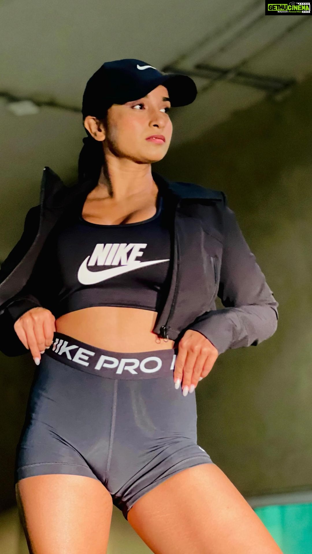 Pooja Bhalekar - 44.2K Likes - WORKOUT with POOJA BHALEKAR
~ My skipping routine :- One of my favourite cardio routines to improve the overall stamina, agility and mind-muscle coordination in the body.
.
.
.
.
.
.
.
.
.
#aesthetics #fitnessgirl #outfitinspo #fitgirl #mma #warmup #instagood #trendingsongs #indian #reelsindia #poojabhalekar #workoutwithpoojabhalekar