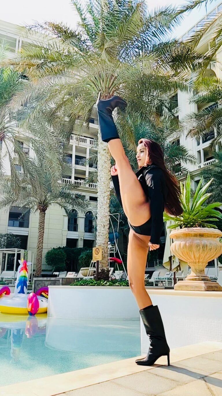 Pooja Bhalekar Instagram - Gearing up for NEW ADVENTURES🤍 . . . . . . . . . . . . . #trendingreels #reelsinstagram #reels #reelitfeelit #explorepage #fyp #2023 #poojabhalekar #flexibility #kicks #martialarts #mma #actress