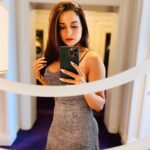 Pooja Bhalekar Instagram - When you only dress up for mirror selfies.. 🤭 . . . . . . . . . . . . . #luxurylifestyle #dubailife #fashionstyle #love #explore #fypage Palazzo Versace Hotel
