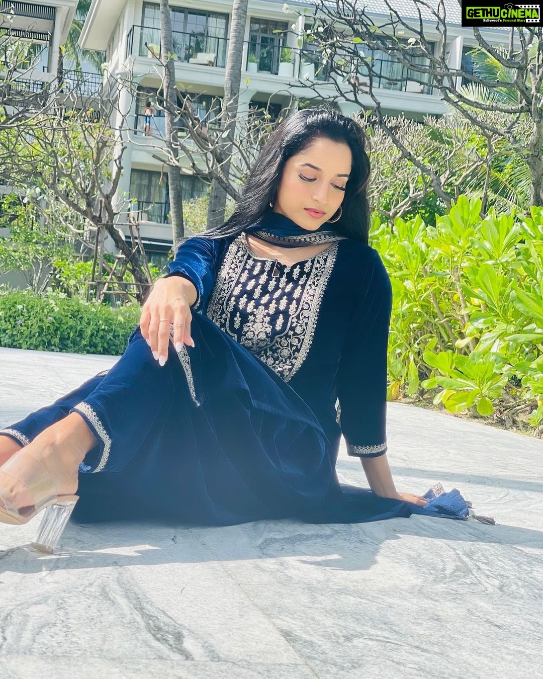 Pooja Bhalekar Instagram - 🤍🌷 . . . . . . . . . . . . #indian #festive #traditional #love #explorepage #fyp #igers #indiangirl #poojabhalekar #fashion #outfitinspo #styleinspiration #indianwear #glowup #glam #instagood #igdaily #centara Centara Reserve Samui