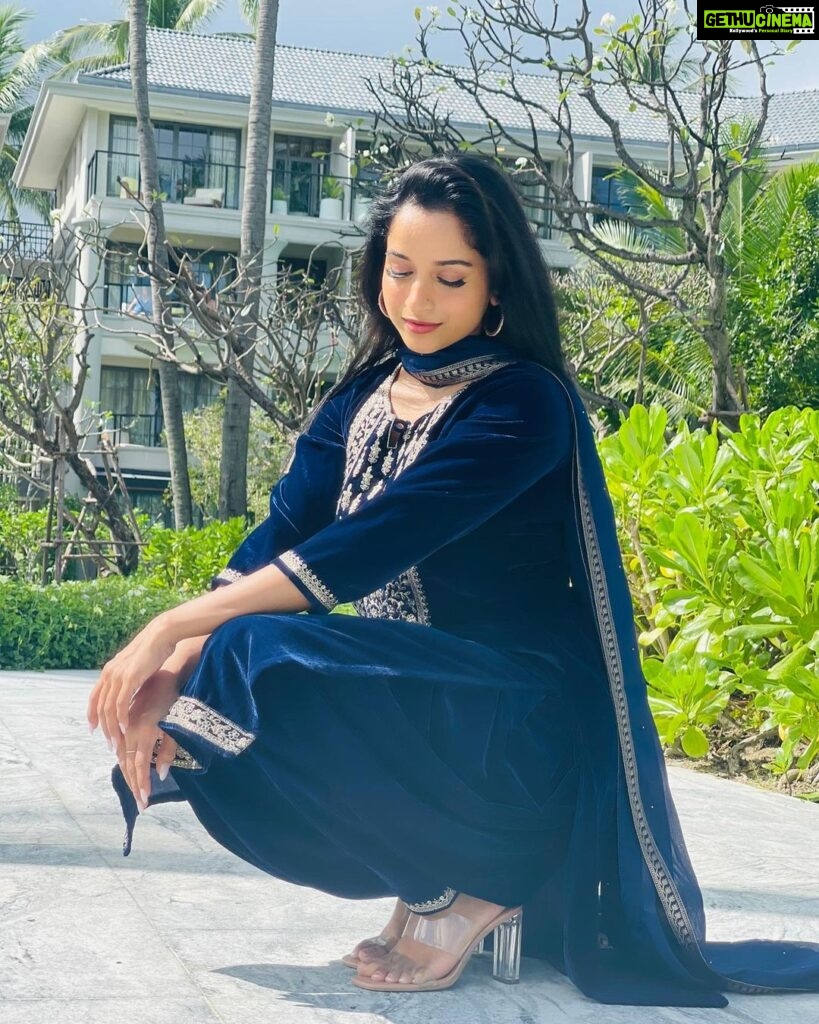 Pooja Bhalekar Instagram - 🤍🌷 . . . . . . . . . . . . #indian #festive #traditional #love #explorepage #fyp #igers #indiangirl #poojabhalekar #fashion #outfitinspo #styleinspiration #indianwear #glowup #glam #instagood #igdaily #centara Centara Reserve Samui