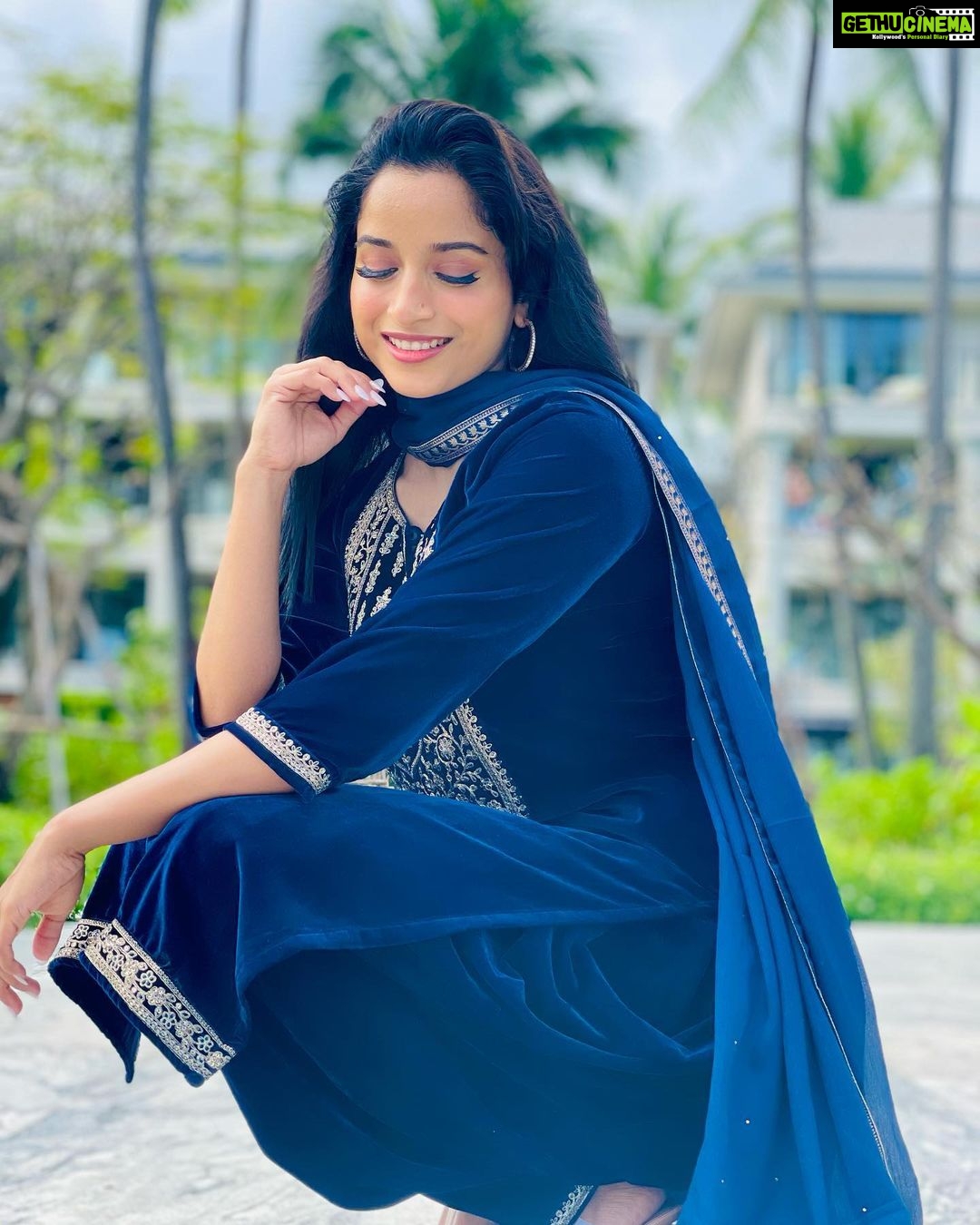 Pooja Bhalekar Instagram - 🤍🌷 . . . . . . . . . . . . #indian #festive #traditional #love #explorepage #fyp #igers #indiangirl #poojabhalekar #fashion #outfitinspo #styleinspiration #indianwear #glowup #glam #instagood #igdaily #centara Centara Reserve Samui