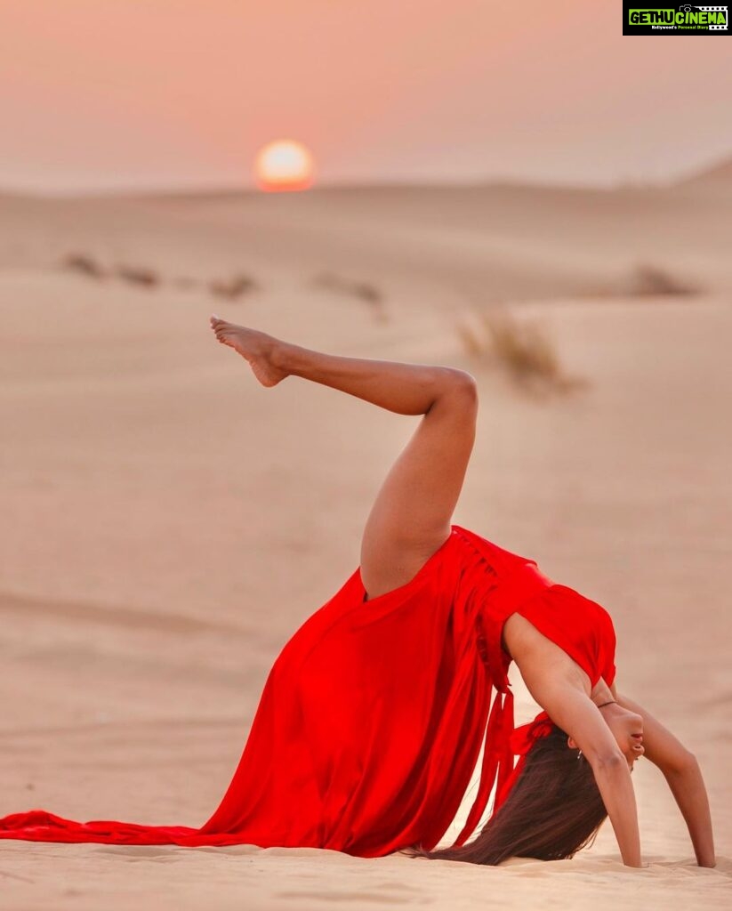 Pooja Bhalekar Instagram - How to get a Yoga Body : Have a Body, do Yoga 🧘🏻‍♀️🤍 . . . . . . . . . . . . . . . . . . . . . #yoga #internationalyogaday #fitness #poojabhalekar #yogagirl #yogainspiration #inspo #fyp #flexibility #balance #foryou #innerpeace