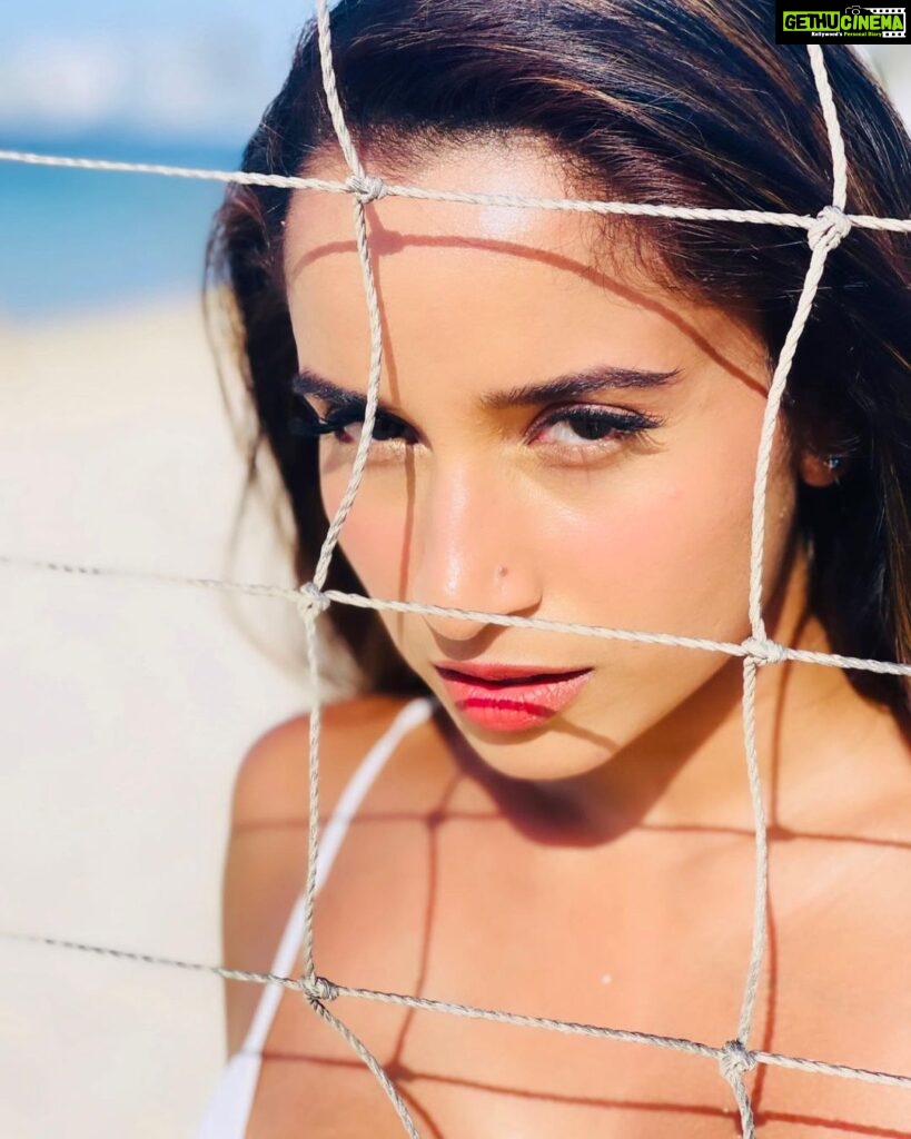 Pooja Bhalekar Instagram - I’m as simple as Quantum Physics . . . . . . . . . . . . . . #poojabhalekar #photography #mood #beach #sunkissed #summertime #fyp #exploremore Dubai UAE