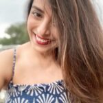 Pooja Sharma Instagram - Every 60 seconds there is somebody posting a positive message ; they don’t live by 😂😂😂… so no gyaan… but khush raho 😘 #reelsinstagram #reels #funny #funnycaptions #ihopeyouareallwell #iamgood ❤️