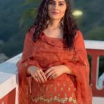 Prabh Grewal Instagram – Tu hai to mujhe fir aur kya chahiye ❣️
.
.
.
.
Beautiful outfit 👗  @madam.boutique
#prabhgrewal  #prabhgrewalofficial