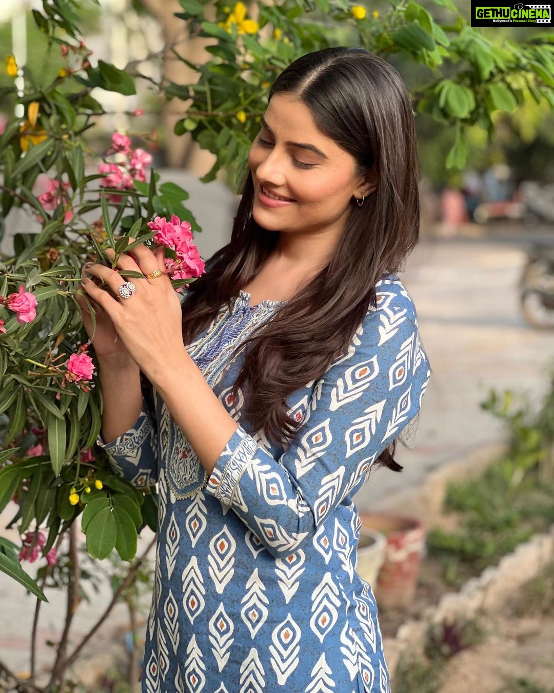 Prabh Grewal Instagram - तुम्हीं ने छुआ होगा, हवा यूँ बेवजह कभी नहीं महकी...!!🌸