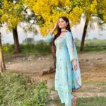 Prabh Grewal Instagram – ਜੁੜਦੇ ਤੇਰੇ ਨਾ ਦੇ ਅੱਖਰ ਸਰਗੀ ਵੇਲੇ ਨੂੰ…!!🌸

#prabhgrewalofficial #prabhgrewal 
Beautiful suit by 👗 @sui_dhaga_by_kiran