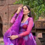 Prabh Grewal Instagram – Ik kudi 💜.
.
.
.
#prabhgrewal #prabhgrewalofficial 
👗suit by🌸 @official.maan.studio
💄 @makeup_killers_ 
💆‍♀️ @kdeephairstylist_