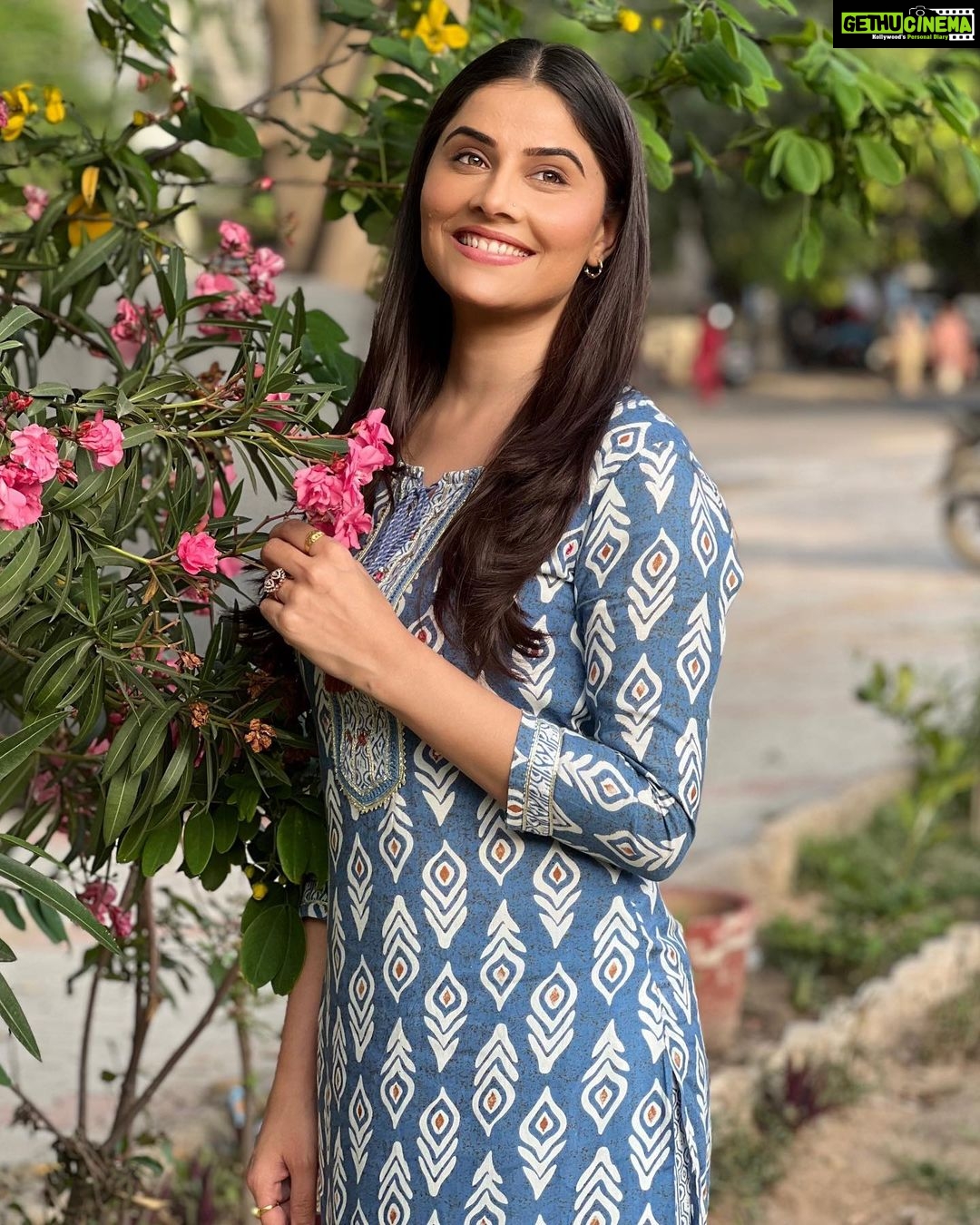Prabh Grewal Instagram - तुम्हीं ने छुआ होगा, हवा यूँ बेवजह कभी नहीं महकी...!!🌸