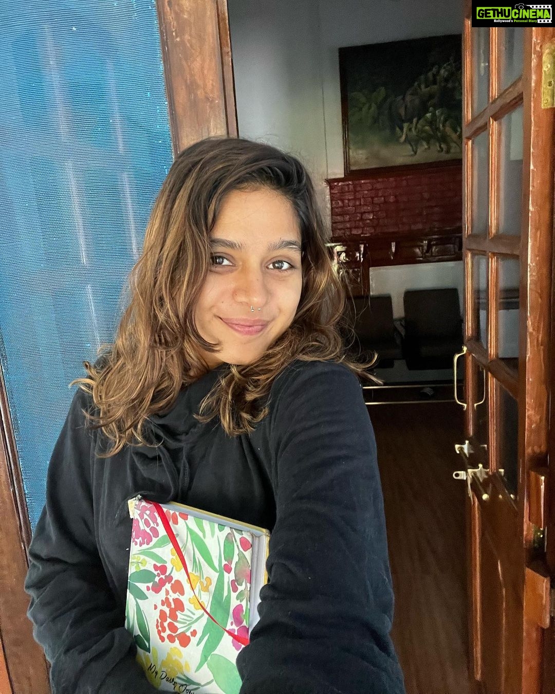 Pranati Rai Prakash Instagram - My life’s been that of a traveller. Moving from one city to the other every 1.5-2-2.5 years while they were all fauji Cantonments. I’ve stayed most at a place called RIMC, Rashtriya Indian Military College in Doon as my father was posted there. So, that’s the place I love and call home. Now, of course based in Mumbai and belonging to the artist world drowning myself in the craft and exploration. Here’s getting back to my favourite place, having the best time sitting under the sun breathing fresh air around the known in the lap of mother nature…well, truly nature’s been my mother, always making me feel loved and fulfilled. Went around Rishikesh and now on way to Uttarkashi…Treating this space as a personal blog and happy to share my life with my loved ones. Well, here’s to Safarnama! ✨