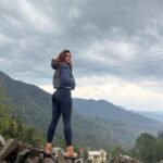 Pranati Rai Prakash Instagram – Hills! ⛰️🌲🌿🌻 and 💁🏻‍♀️ say,”Hi”! Queen of Hills
