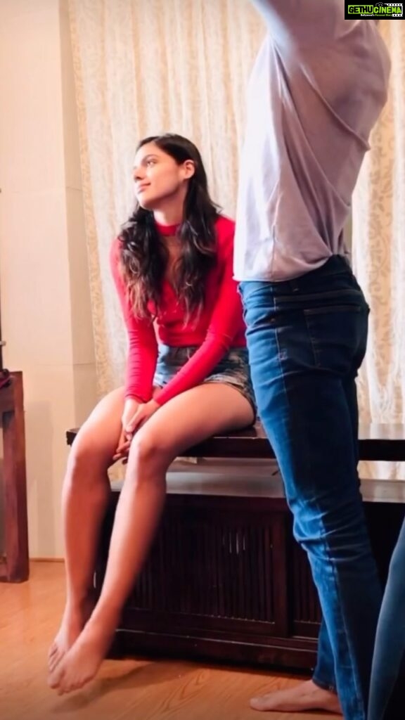 Pranati Rai Prakash Instagram - #Throwback to performing at my acting practical class. It’s a scene from #YeJawaniHaiDeewani , something about life reminded me of this, so thought I’ll share :) A line or two not exact, excuse me for that. #actingclass #acting #lines #expression #dialogue #life #deepikapadukone #beauty #poetic #lifelessons #lifechoices #love #movies #reflection #pranatiraiprakash