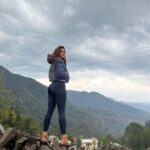 Pranati Rai Prakash Instagram - Hills! ⛰️🌲🌿🌻 and 💁🏻‍♀️ say,”Hi”! Queen of Hills