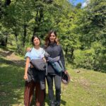 Pranati Rai Prakash Instagram - Living my best life in the hills, meditating and trekking through the day and spending time with nature and localites. More from yesterday! 🪵🤍🐰