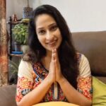 Priya Marathe Instagram - ‘मोनिका’ म्हणजे सर्वांची लाडकी अभिनेत्री ‘प्रिया मराठे’ घेत आहे ‘तुझेच मी गीत गात आहे’ या मालिकेचा निरोप...आजवर तुम्हा सर्व रसिक प्रेक्षकांच्या प्रेमामुळे प्रियाने ‘मोनिका’ हे पात्र एका वेगळ्या उंचीवर नेऊन ठेवलं...आम्हाला खात्री आहे आपण सगळेच प्रियाला मोनिका च्या रूपात खूप miss करू.... पण भविष्यात लवकरच ती पुन्हा आपल्या भेटीला येईल एका नव्या भूमिकेत.... प्रिया @priyamarathe तुला स्टार प्रवाह आणि महाराष्ट्राच्या अखंड प्रेक्षक वर्गातर्फे खूप खूप शुभेच्छा. #TujhechMiGeetGaatAahe #StarPravah