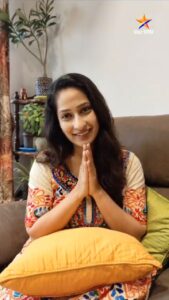 Priya Marathe Instagram - ‘मोनिका’ म्हणजे सर्वांची लाडकी अभिनेत्री ‘प्रिया मराठे’ घेत आहे ‘तुझेच मी गीत गात आहे’ या मालिकेचा निरोप...आजवर तुम्हा सर्व रसिक प्रेक्षकांच्या प्रेमामुळे प्रियाने ‘मोनिका’ हे पात्र एका वेगळ्या उंचीवर नेऊन ठेवलं...आम्हाला खात्री आहे आपण सगळेच प्रियाला मोनिका च्या रूपात खूप miss करू....
पण भविष्यात लवकरच ती पुन्हा आपल्या भेटीला येईल एका नव्या भूमिकेत....
प्रिया @priyamarathe तुला स्टार प्रवाह आणि महाराष्ट्राच्या अखंड प्रेक्षक वर्गातर्फे खूप खूप शुभेच्छा.
#TujhechMiGeetGaatAahe #StarPravah