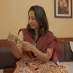 Priya Marathe Instagram - साठवणीतल्या आठवणी अचानक येऊन भेटतात तेव्हा आपल्या दादरचा नव्याने उलगडा होतो ह्याचेच हे एक उदाहरण @28dadar_ @priyamarathe . . . . . . #priyamarathe #priyamarathe👑 #priyamarathefans #aathvan #aathvani #marathiactress #marathiactors Dadar mumbai दादर मुंबई
