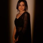 Priyal Gor Instagram - ✨ Saree @koushalgaba PR @dinky_nirh HMU @yeaksha_ravariya_mua Shot by @portraitshelter