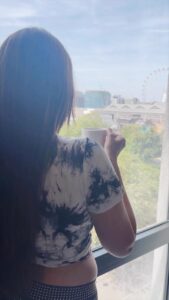 Pujita Ponnada Instagram - My mornings in London with amazing views and loads of coffee 🌉☕️🫶🏻✨ #pujitaponnada #reels #instagood #ukdiaries London, United Kingdom