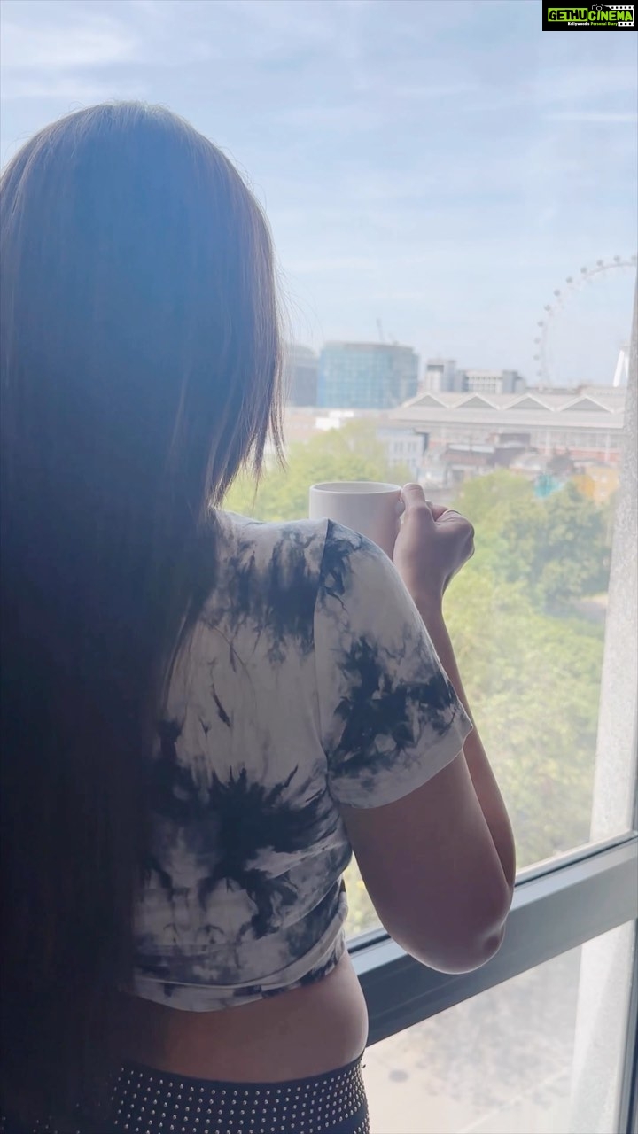 Pujita Ponnada Instagram - My mornings in London with amazing views and loads of coffee 🌉☕️🫶🏻✨ #pujitaponnada #reels #instagood #ukdiaries London, United Kingdom