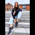 Pujita Ponnada Instagram - Think Happy, Stay Happy ♾️🦋🌤️ #pujitaponnada #ukdiaries #happywednesday ODEON Guildford