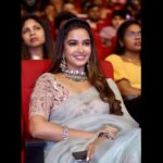 Pujita Ponnada Instagram - Some of my favourite clicks from #ravanasura Pre Release Event ✨✨ Saree @tilakamsarees Blouse @archithanarayanamofficial Jewellery @kasturisilverjewellery Styled by @aishwaryavenishetty_official #pujitaponnada #happymonday