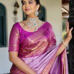 Pujita Ponnada Instagram - Every saree has a story ✨ Happy Monday y’all 💜 Shot & edited @vclicksphactoryofficial MUAH @rj_splendour_makeup_artistry Jewellery @aquadiamondandjewels #pujitaponnada