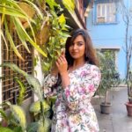 Pujita Ponnada Instagram - One of my favourite shoots in the beautiful streets of Mumbai!This place has my heart ❤️ Andariki Boghi subhakanshalu ✨ Concept @vishwasgonsalves Shot by @imksrx Hairstyle @jeanclaudebiguineindia #pujitaponnada #telugucinema #reels #reelsinstagram #reelitfeelit #love #happiness #actor