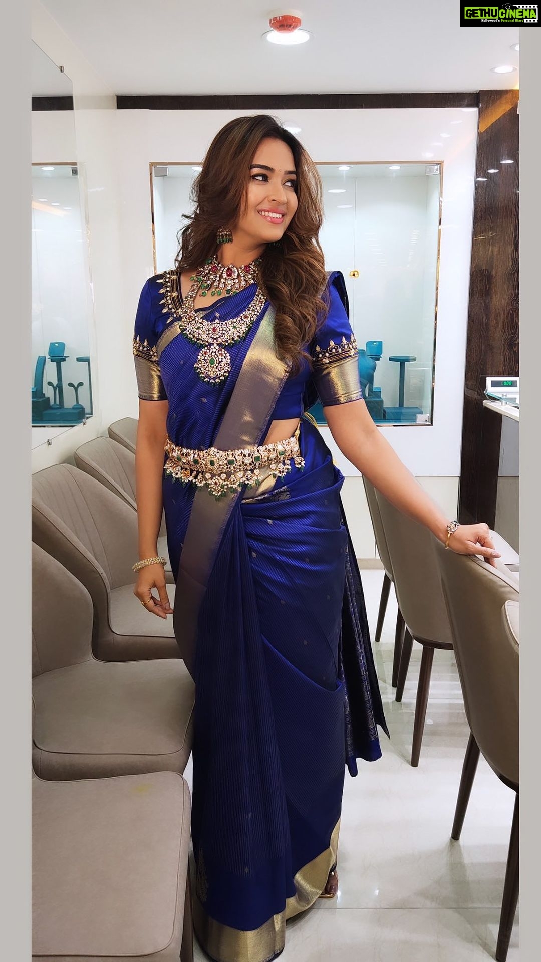 Pujita Ponnada Instagram - ππ Saree @kanchipuramnarayanisilks Jewellery @nvrnallamalli Shot by @stylish_ajay143 #pujitaponnada #telugucinema #reels #reelsinstagram #reelitfeelit #love #happiness #actor Vijayawada, India