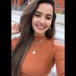 Pujita Ponnada Instagram - Selfie time 🤌🏻 #pujitaponnada #ukdiaries #happymorning ODEON Guildford