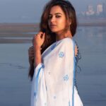 Pujita Ponnada Instagram - Welcoming 2023 with a heart full of gratitude, love, hope and faith. Forgiving the past and looking forward to a wonderful year ahead. Let’s all remember to be a little kinder to ourselves. Happy New Year ❤️ 📸 @vishwasgonsalves #pujitaponnada #happynewyear #2023
