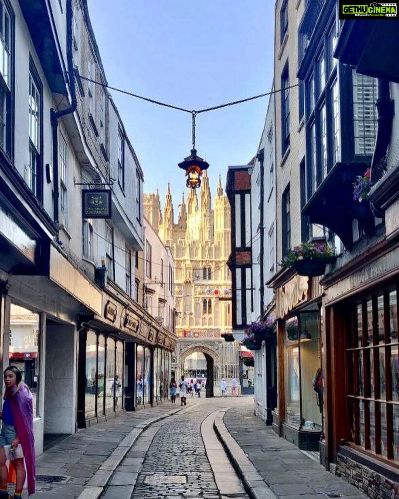 Pujita Ponnada Instagram - Beautiful Canterbury 🏰🌳⛵️ Happy weekend y’all ❤️ #pujitaponnada #exploringuk #canterbury #ukdiaries Canterbury,UK