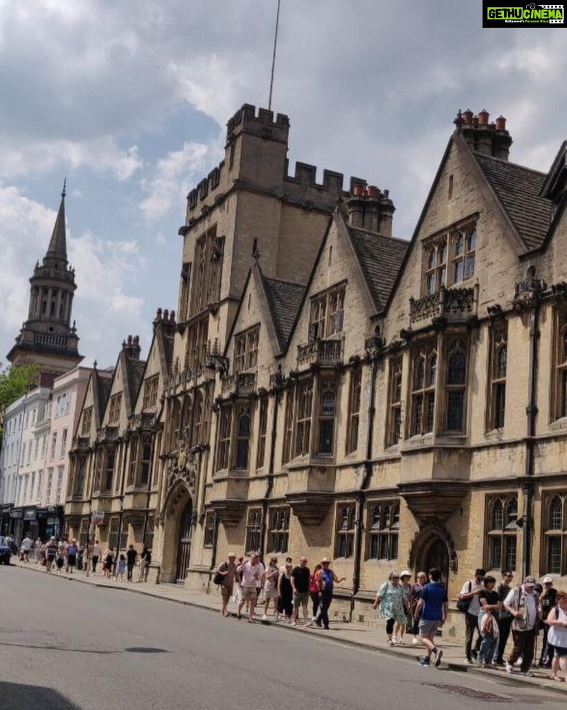 Pujita Ponnada Instagram - A bright sunny day in Oxford 🇬🇧☀️🧡 #pujitaponnada #ukdiaries #oxford #exploringuk Oxford, England - UK