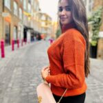Pujita Ponnada Instagram – Exploring Oxford Street 🇬🇧 

#pujitaponnada #ukdiaries #exploringlondon Oxford Street, London England